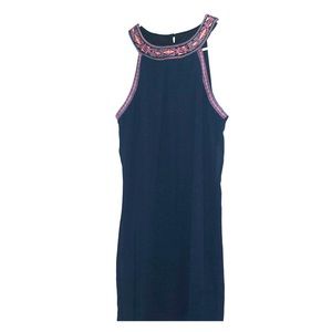 Detailed neckline dress